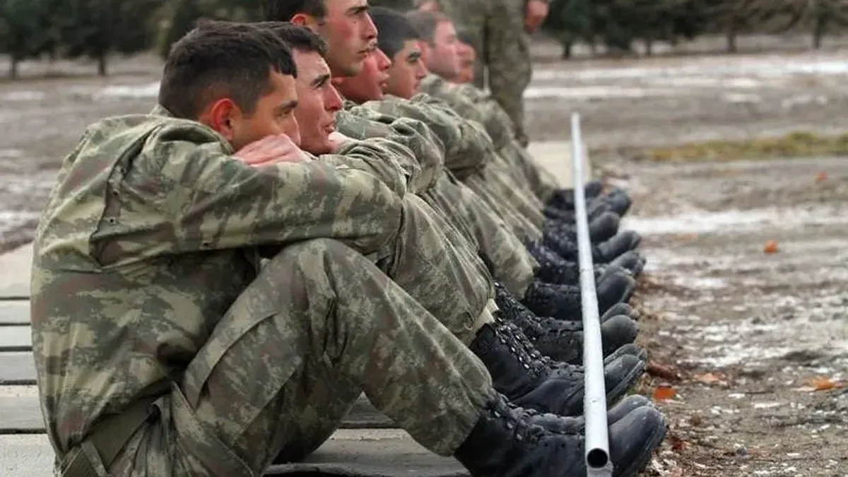 Sözleşmeli askere kamu kapısı: 7 yıl şartıyla atama