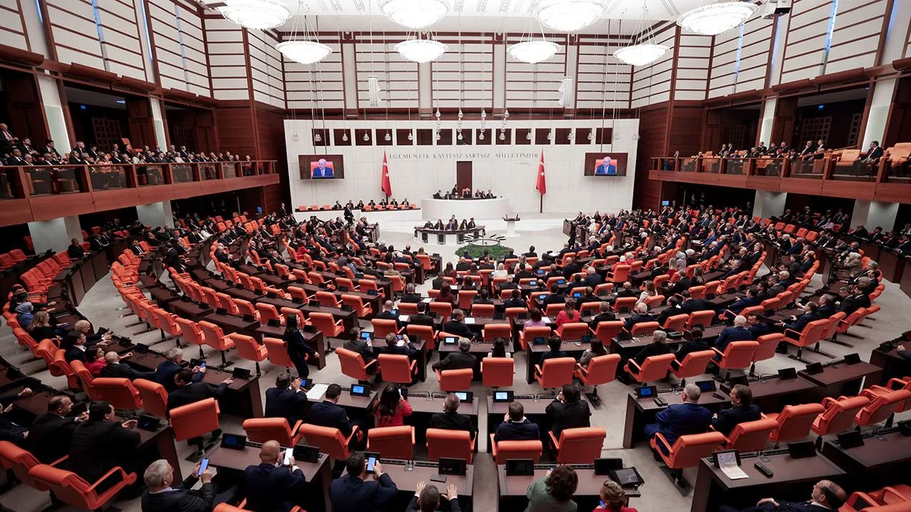 Meclis'teki Torba Yasada Neler Var? Emekliye Zam, SGK Borçlarına 72 Ay Taksit, Üretime Yüzde 12,5 Kurumlar Vergisi